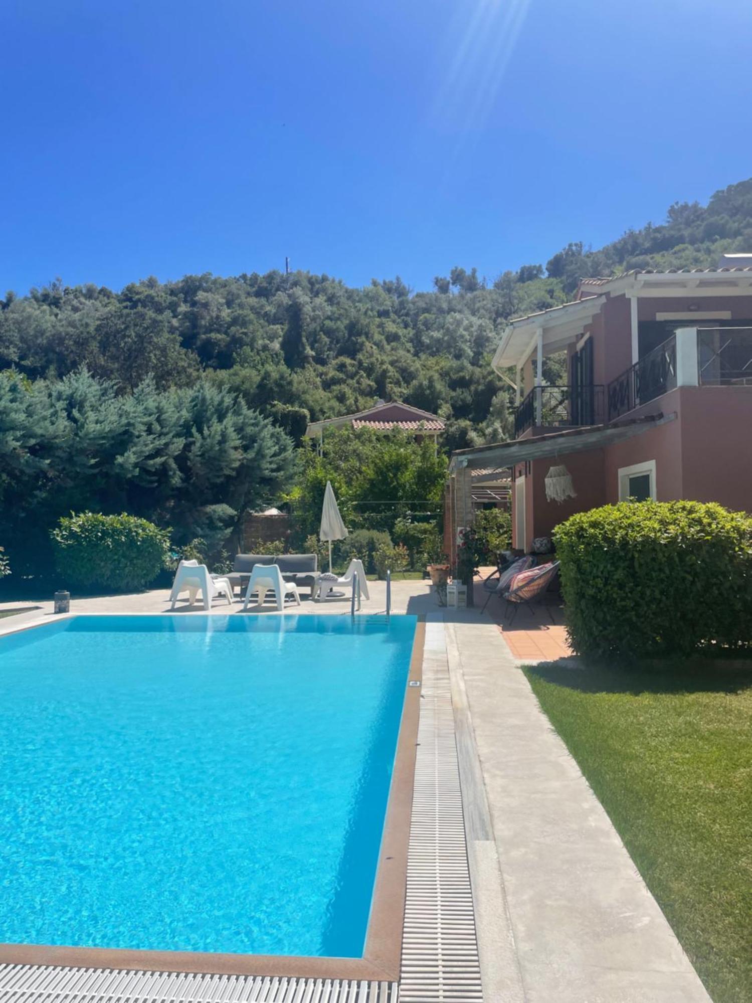 Gialos Villas 1-2 With A Private Pool Mikros Gialos Exterior photo